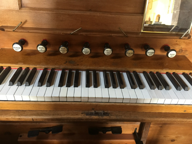 Wappenham organ stops 