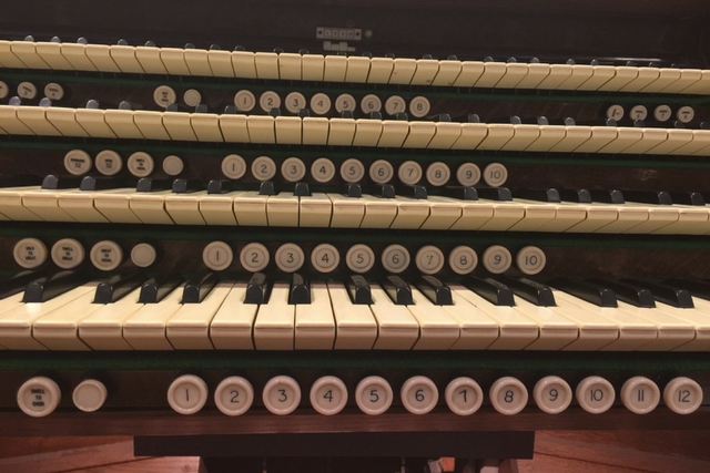 Forster & Andrews organ - Pistons Galore
