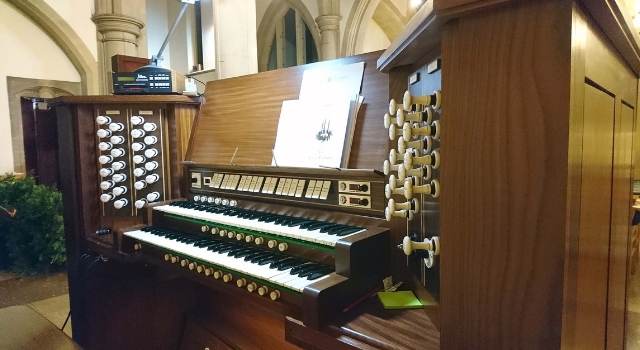 Christ Church pipe organ console