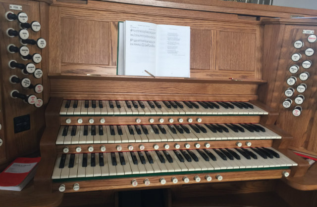 St Martins Organ Console full on