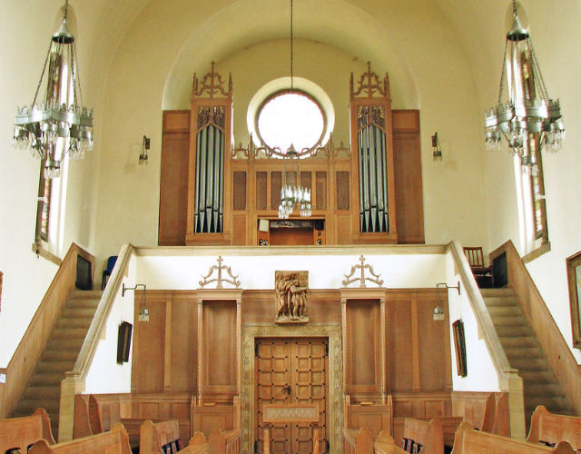 Lady Margaret Hall pipe organ
