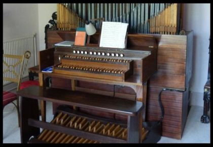 Small pipe organ needs a new home - Viscount Organs