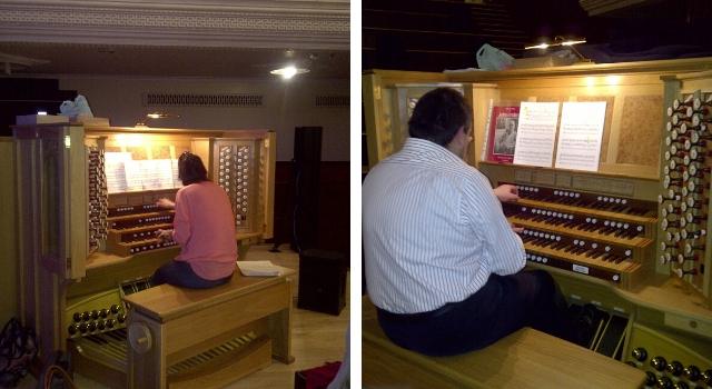 Carol Williams and Kevin Bowyer play the battle of the organs on a Regent Classic Organ.