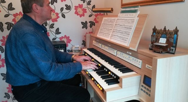 Viscount Organ being played by customer
