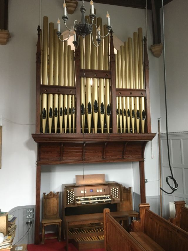 The new Envoy 33-DFV at Hornsey Moravian Church, with speakers above