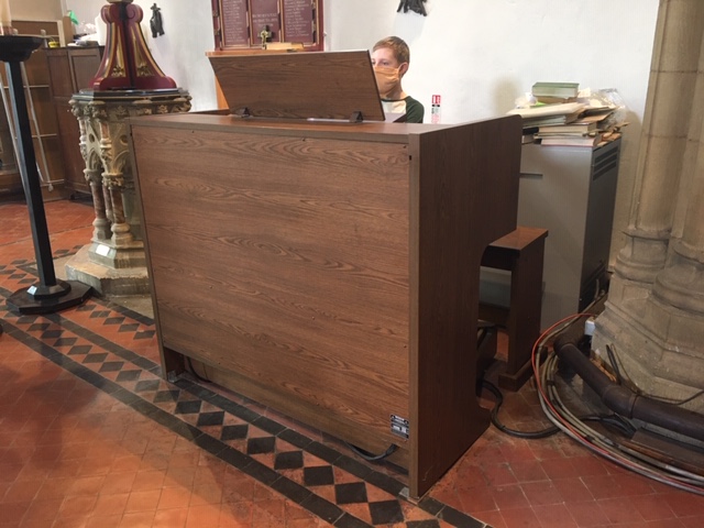 Viscount Envoy Organ - St Marks Church Barnet Vale