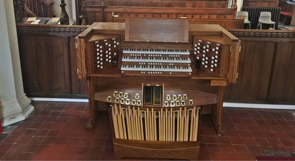 Regent Classic Organ Console St Andrews Church Sonning