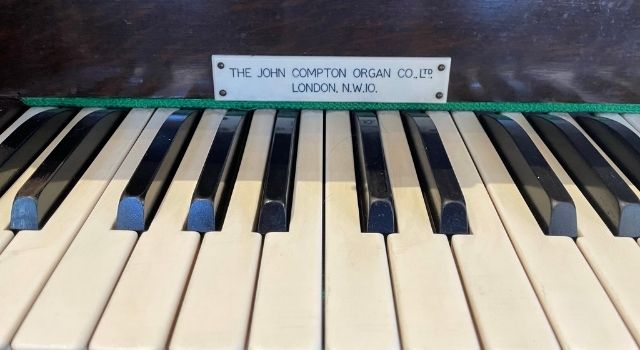 Compton Organ Plate