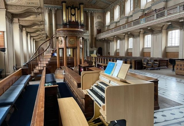 Old Royal Naval College Chapel with Viscount Envoy 350 hire organ