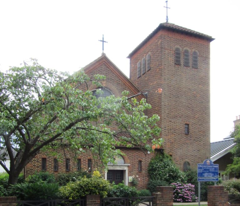 St Barnabas East Molesey December 2021 Viscount Organs