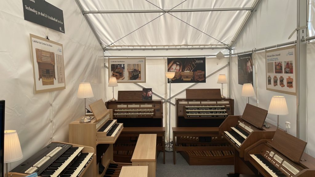 Many different Viscount Organs available to play at Eisteddfod 2022