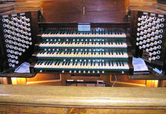 St Marys Beverley Pipe organ console
