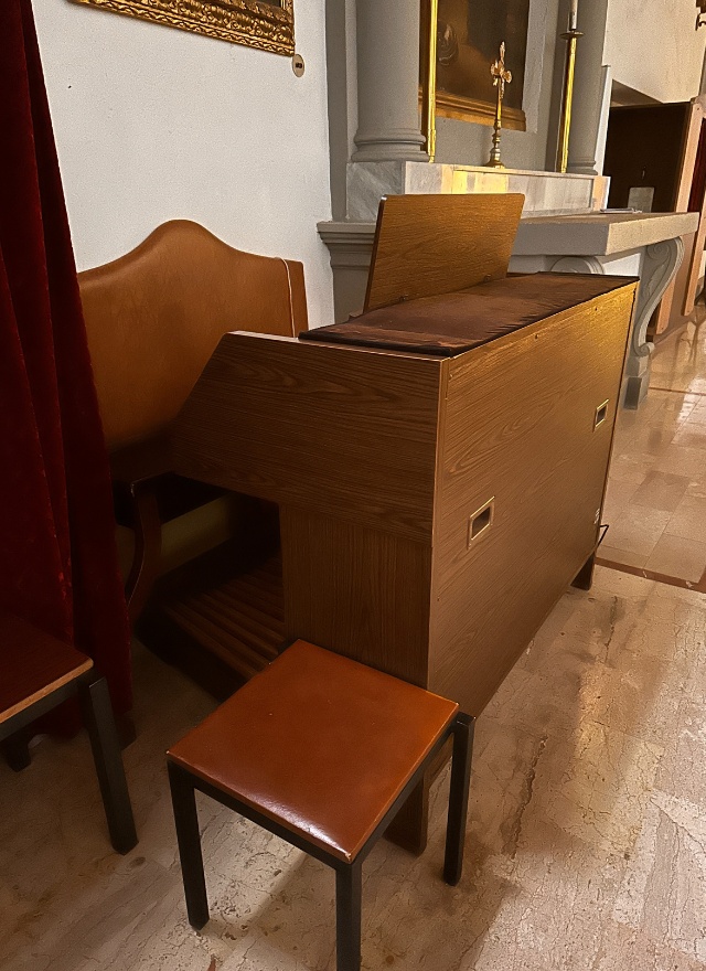 Viscount Organ Riparbella Church
