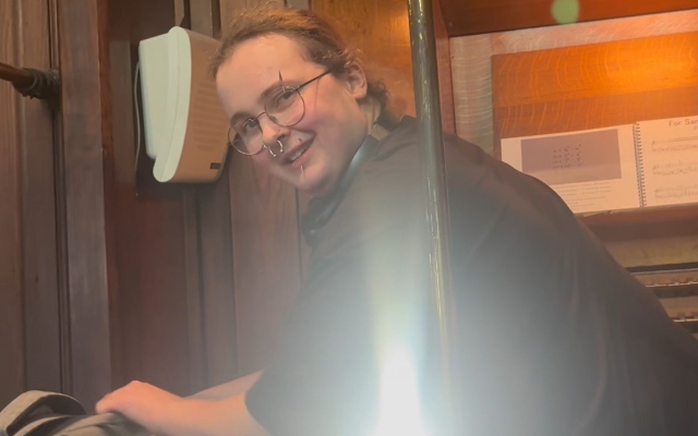 Katia Farn Organist