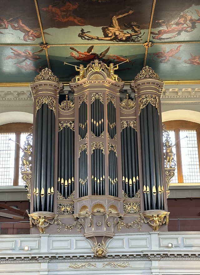 Sheldonian theatre pipe organ case