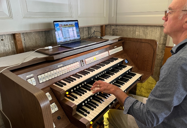 Francis Rumsey voicing the Sheldonian organ