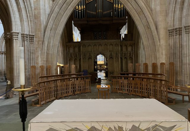 Wells Cathedral nave pipe case
