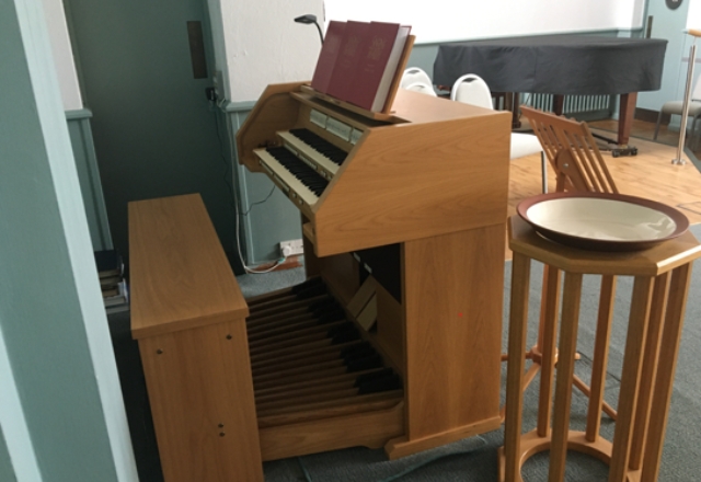 New Viscount Envoy 23-S organ console in position